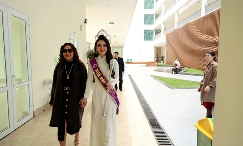 Tân Hoa hậu Việt Nam Thời Đại 2022 Nguyễn Mai Anh xúc động ngày về thăm trường