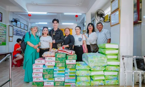 Hoa hậu Yến Phượng lan tỏa trái tim ấm áp đến các em nhỏ mồ côi và cụ già neo đơn