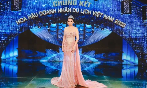 Hoa hậu Lý Kim Ngân cá tính khi ngồi ghế giám khảo chung kết Hoa hậu Doanh nhân Du lịch Việt Nam 2023