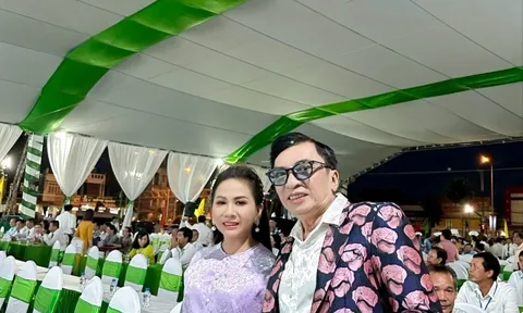 Hoa hậu Yến Phượng cùng Nhạc sĩ Đình Văn song ca tại lễ kỷ niệm 40 năm tái lập huyện Tam Nông