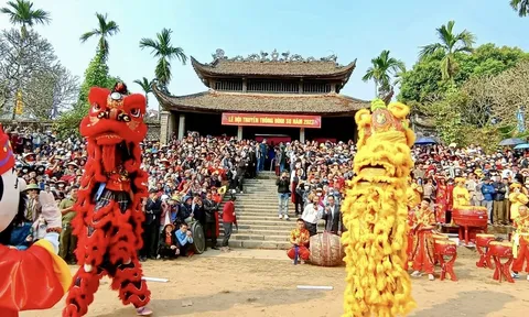 Độc đáo lễ hội làng So diễn ra tại ngôi đình đẹp nhất Xứ Đoài