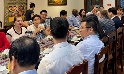 Giới thiệu đặc sản Việt Nam tới Đại sứ cộng hoà Siera Leon tại Nhà hàng Quả Trám
