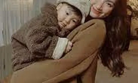 Bé Bo có 1 nỗi sợ khi chơi đùa buổi tối, cách Hoà Minzy xử lý hé lộ cuộc sống mẹ đơn thân hậu chia tay