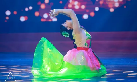 Hoa khôi Tài Sắc 2022: Phạm Khánh Huyền giành giải người đẹp Tài Năng