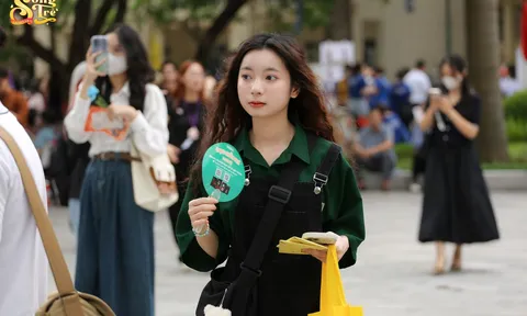 Ngẩn ngơ trước dàn ‘nam thanh nữ tú’ ngày nhập học trường Báo