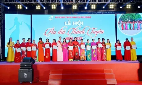 Á hậu Lê Thị Khánh Vân khoe sắc tại Lễ hội Áo dài Thành Tuyên 2023
