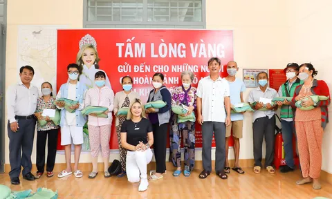 Hoa hậu thiện nguyện Trịnh Lan Trinh trao quà hỗ trợ những hoàn cảnh khó khăn nhân mùa Vu Lan