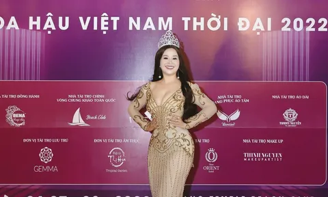 Á hậu Phạm Nguyễn Thị Hoàng Hoa hội ngộ cùng dàn người đẹp tại đêm Chung khảo Hoa hậu Việt Nam Thời đại 2022