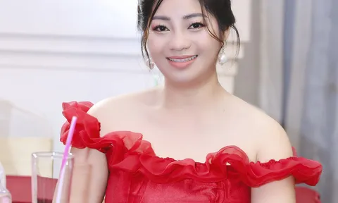 Người đẹp nhân ái Bùi Thị Liến rạng rỡ tại họp báo Hoa hậu Doanh nhân Châu Á Việt Nam 2022