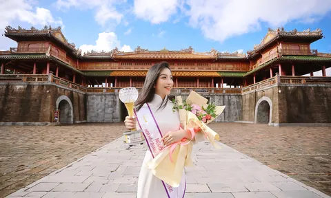 Người đẹp tài năng Lê Thị Bích Ngọc khoe vẻ đẹp thanh thoát dạo Đại nội Huế