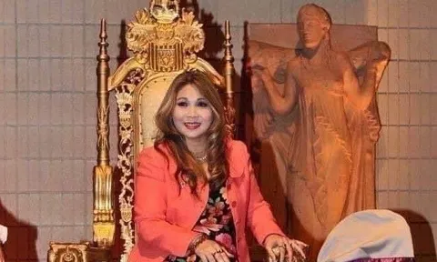 Hoa hậu Jenny Thuy Dinh luôn động viên đạo diễn Kim Hoàng Vũ trên con đường nghệ thuật