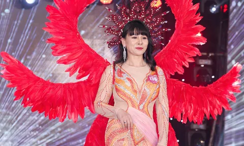 Doanh nhân Lê Thị Hằng Nga đấu giá thành công chiếc đầm dạ hội của NTK Tommy Nguyễn