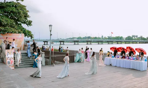 BST dạ hội "Sắc màu tình yêu" của NTK Tommy Nguyễn mở màn hoàn hảo cho vòng thi thời trang Hoa hậu Quý bà VNTC 2023