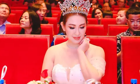 Nhan sắc của Á hậu Trần Thụy Thanh Nhã trong thời khắc chuyển giao danh hiệu cho người kế nhiệm