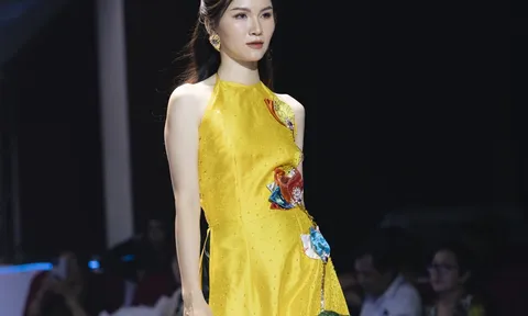 Á hậu Hà Bích Ngọc thần thái trên sàn diễn thời trang lớn