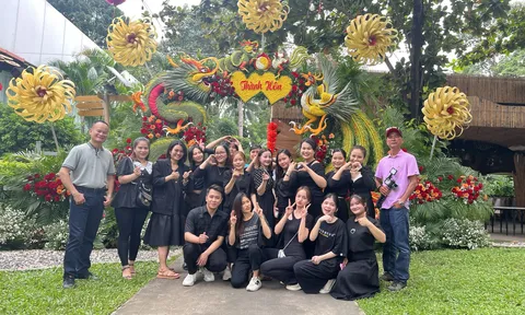 Team Makeup My Nhon - Tài trợ trang điểm trong lễ cưới 51 cặp đôi diễn ra tại TP.HCM