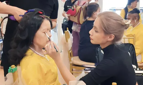 Emily Phương - Cảm thấy hạnh phúc khi được đồng hành cùng lễ cưới tập thể