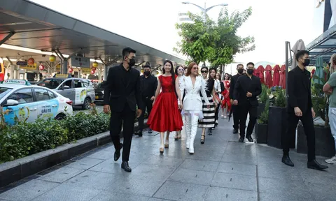 Hoa hậu Lê Thị Thơ, Á hoàng Dương Yến Trinh, người đẹp Hoa Nam xuất hiện tại sân bay quốc tế Tân Sơn Nhất đón dàn thí sinh Hoa hậu Thương hiệu Việt Nam 2023