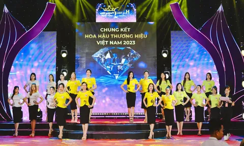 Thí sinh Hoa hậu Thương hiệu Việt Nam 2023 tất bật tổng duyệt trước thềm chung kết